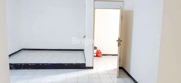 image RUMAH GRIYA KEBRAON UTAMA POSISI HADAP TAMAN LOKASI STRATEGIS (8)