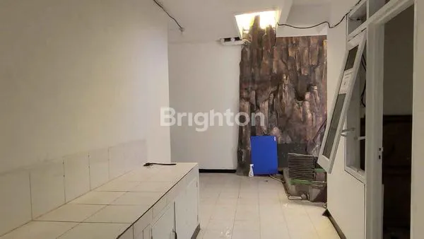 image RUMAH GRIYA KEBRAON UTAMA POSISI HADAP TAMAN LOKASI STRATEGIS (5)