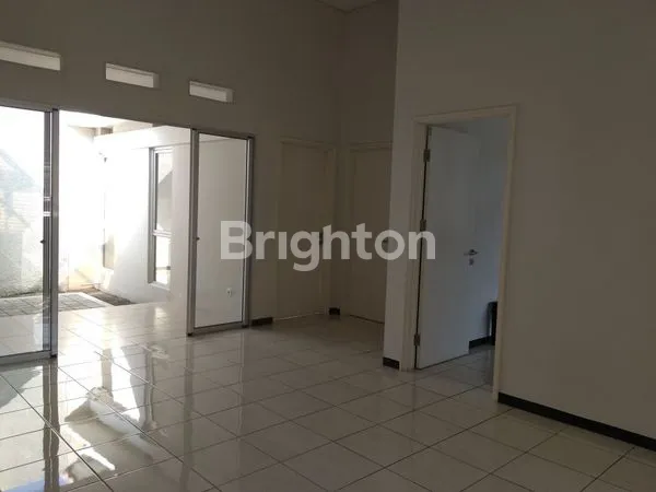 image RUMAH CANTIK 1 LANTAI LT 144M² DI KOTA BARU PARAHYANGAN (6)