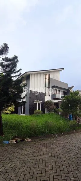 image RUMAH MEWAH 3 LANTAI DI CENTRO HAVANA BSD (2)