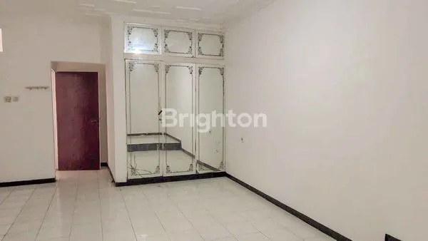 image RUMAH GRIYA KEBRAON UTAMA LOKASI STRATEGIS HADAP TAMAN (7)