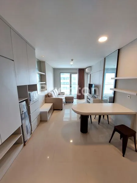 image UNIT 2 BEDROOMS PRAXIS APARTEMEN, SURABAYA PUSAT. STRATEGIS DEKAT RUMAH SAKIT SILOAM GUBENG - PUSAT PERKANTORAN RAYA PANGLIMA SUDIRMAN - BASUKI RAHMAT - RAYA DARMO - RAYA DR. SOETOMO - TUNJUNGAN PLAZA - RAYA KAYOON - RAYA PEMUDA - SURABAYA PLAZA, (3)