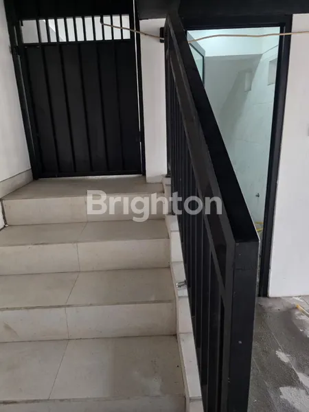 image RUMAH LUAS 3KT/3KM DI JALAN TANGKUBAN PERAHU – KENYAMANAN & KAPASITAS BESAR! (2)