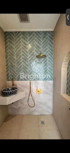 image DIJUAL RUMAH MEWAH 2 LANTAI  DI PUSAT KOTA (4)