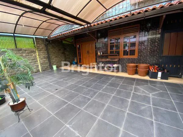 image RUMAH SIAP HUNI TERAWAT 2,5 LANTAI MERUYA (1)