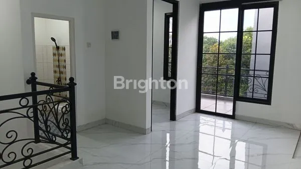 image EKSKLUSIF! RUMAH MEWAH KLASIK MODERN DENGAN PRIVATE POOL — RASA VILA DI TENGAH KOTA (6)