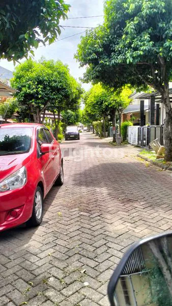 image RUMAH MEWAH KOLAM RENANG KEMANG PRATAMA (2)