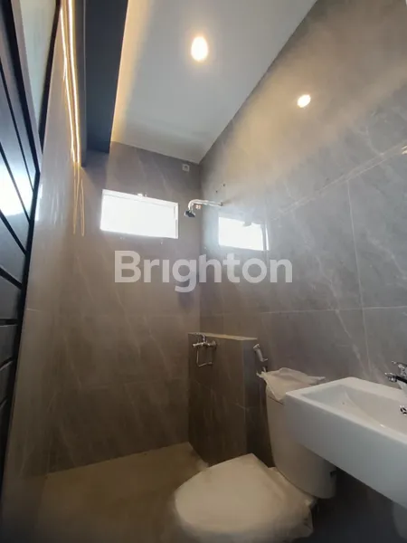 image NEW HOUSE PERUM WISMA MUKTI KLAMPIS, JALAN LEBAR 4 MOBIL ! (7)