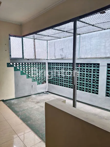 image RUMAH DI TAMBAK JATI DEKAT RS SOEWANDHI DAN KAZA CITY (4)