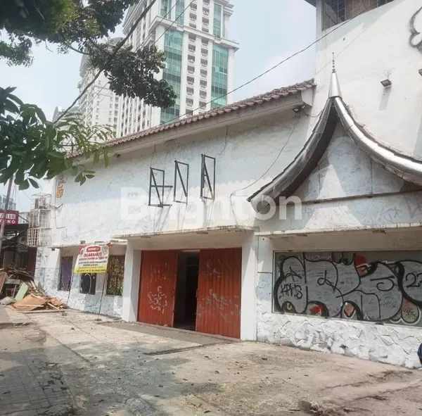 image RUKO STRATEGIS DI JALAN KEBUN NANAS, PERMATA HIJAU – JAKARTA SELATAN (1)