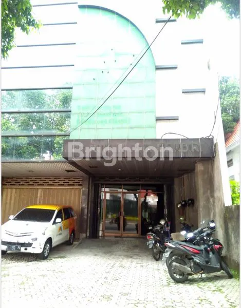 RUKO 4 LANTAI PUSAT TENGAH KOTA SURABAYA JL. YOS SUDARSO
