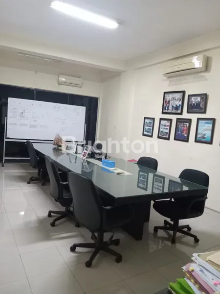 image RUKO 4 LANTAI PUSAT TENGAH KOTA SURABAYA JL. YOS SUDARSO (3)