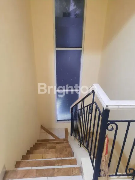 image RUMAH CLUSTER 2 LANTAI DI GADING SERPONG DEKAT MALL DAN SEKOLAH (8)