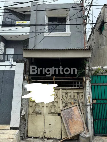 RUMAH SETENGGAH JADI JEMBATAN 5 COCOK UNTUK KOSTAN ROW 1 MOBIL KECIL LT 73M²