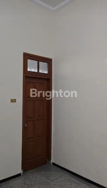 image DISEWAKAN RUMAH STATERGIS RAYA TIDAR (2)