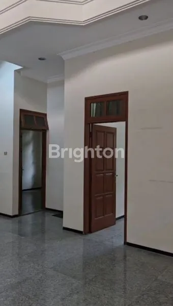 image DISEWAKAN RUMAH STATERGIS RAYA TIDAR (3)