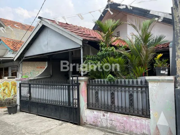 image DIJUAL RUMAH NYAMAN & STRATEGIS DI CILEDUG – BELAKANG RS SARI ASIH (3)