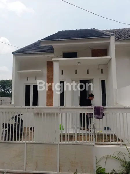 image RUMAH TAKE OVER MURAH 2 KT LT 60M² DI TAMBAKASRI REGENCY TAJINAN (1)