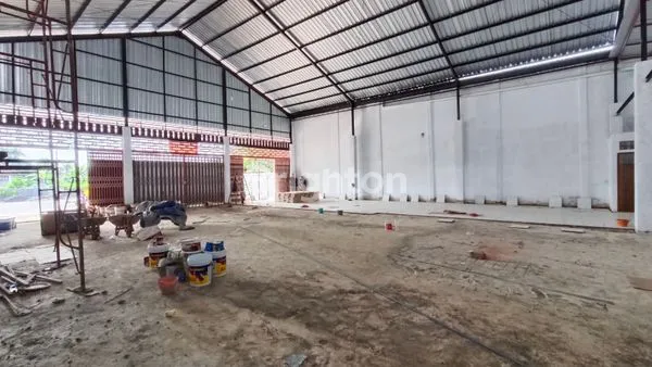 image GUDANG STRATEGIS DI JALAN RAYA DENPASAR–GILIMANUK MENGWI, BADUNG \\ COCOK UNTUK USAHA DISTRIBUSI, LOGISTIK, ATAU PENYIMPANAN BARANG! (4)