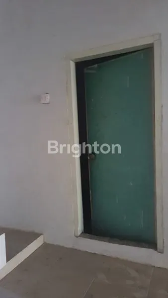 image RUKO PLONG 2 1/4 LT DEKAT SIMPANG LAMPU MERAH (8)