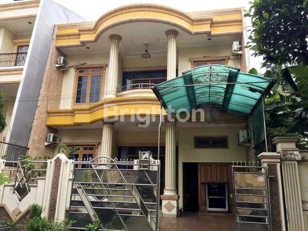 image RUMAH 2 LANTAI FULL FURNISH DI PALEM LESTARI, CENGKARENG, JAKARTA BARAT (1)