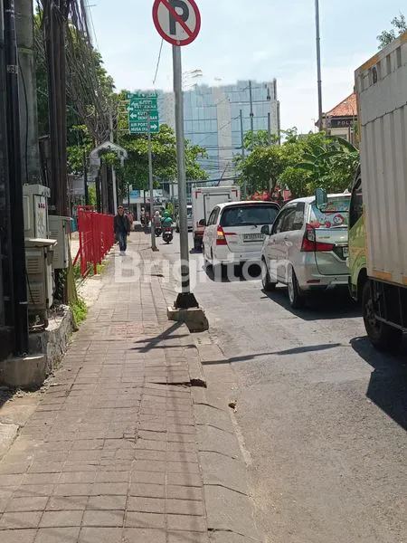 image TANAH EX. RESTORAN DI PINGGIR JALAN RAYA KUTA (2)