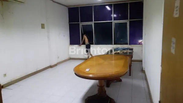 image RUKO 5 LANTAI STRATEGIS DI CIKINI, JAKARTA PUSAT. (6)