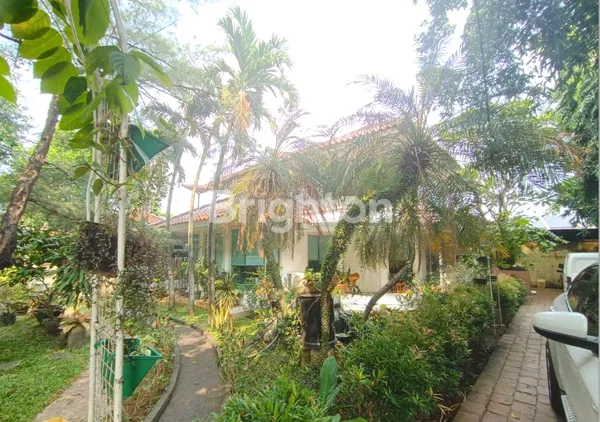 image HUNIAN LUAS DAN RINDANG DILENGKAPI SWIMMING POOL DI PONDOK AREN - TANGERANG (1)