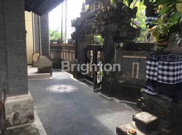 image RUMAH BESAR BANGUNAN BALI DI TAMAN GIRI MUMBUL NUSA DUA (2)