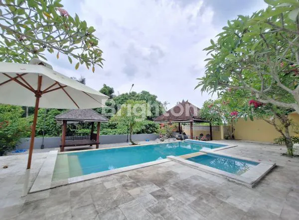 image VILLA DENGAN POOL DAN KEBUN LUAS DI PEGUYANGAN KAJA DENPASAR UTARA (3)