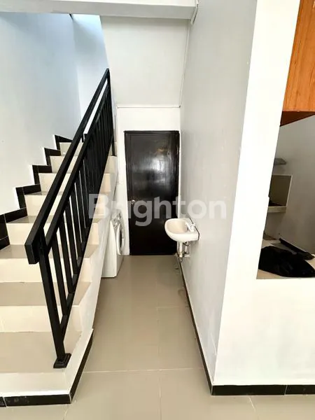 image RUMAH 2 LANTAI DENGAN KEBUN LUAS DI TAMAN GRIYA JIMBARAN (7)