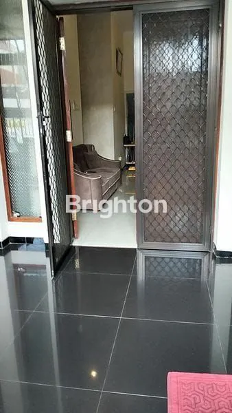image RUMAH SIAP HUNI SUDAH RENOVASI LOKASI STRATEGIS, DARMO INDAH BARAT SURABAYA (2)
