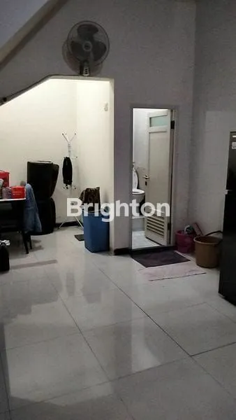 image RUMAH SIAP HUNI SUDAH RENOVASI LOKASI STRATEGIS, DARMO INDAH BARAT SURABAYA (5)