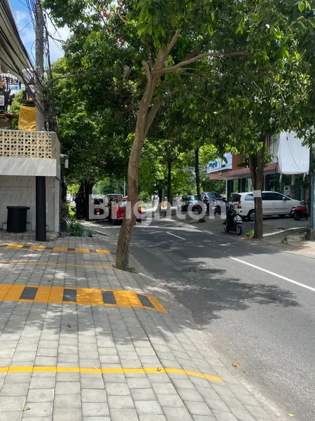 image DISEWAKAN RUKO 3 LANTAI DI LOKASI STRATEGIS – COCOK UNTUK USAHA ATAU KANTOR (2)