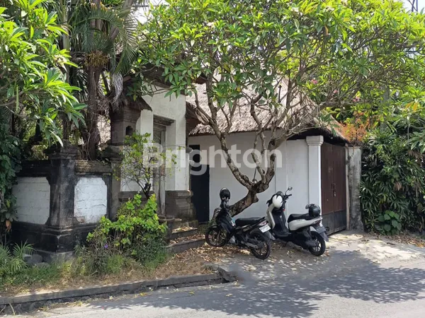 image JUAL VILLA SANUR BALI - 5 KAMAR TIDUR, KOLAM RENANG | VJ7274105 (2)