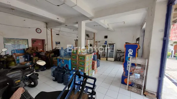 image RUMAH, 2 TOKO, DAN SARANG WALET DI JALAN SAMANHUDI SIDOARJO (1)