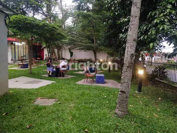 image RUMAH BEKAS CAFE STRATEGIS DI BOGOR (3)