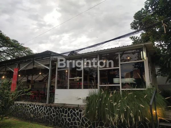 image RUMAH BEKAS CAFE STRATEGIS DI BOGOR (2)