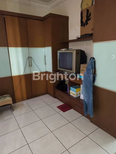 image RUMAH BISNIS 3 LANTAI, 2 KOST & 3 KIOS DI JELAMBAR (8)