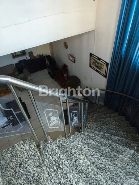 image RUMAH BISNIS 3 LANTAI, 2 KOST & 3 KIOS DI JELAMBAR (5)