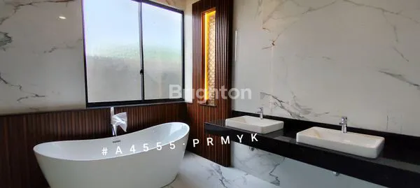 image [A4555] CITRALAND RUMAH BARU MEWAH 3 LANTAI CLUSTER DEKAT UC, BUKIT GOLF, WATERFRONT, STONEGATE, DIAMOND HILL SURABAYA BARAT, PAKUWON MALL, GRAHA FAMILI (3)