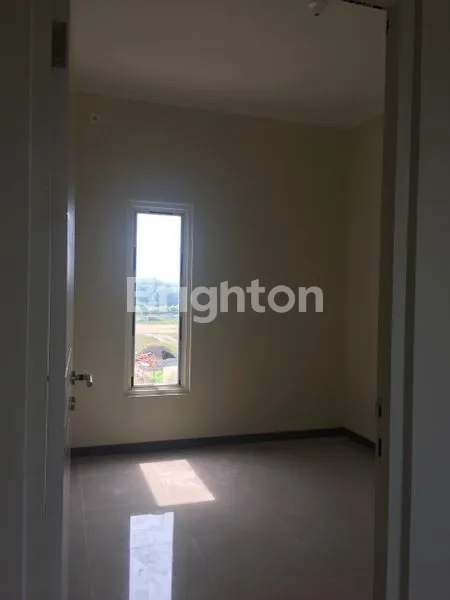 image RUMAH SOUTHLAKE RESIDENCE 3KT 2KM LT96 KEJUANDA CUMA 10 MENIT (6)