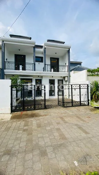 image MODERN FULLY FURNISH FOUR BEDROOM VILLA IN PURI GADING CLOSE TO JIMBARAN HUB  (1)