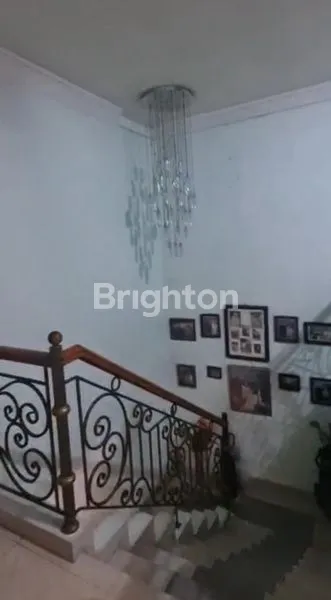 image RUMAH LUAS CANTIK DI TAMAN KENARI NUSANTARA CIBUBUR  (7)