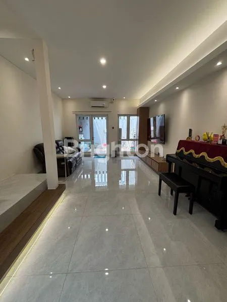 image RUMAH DI KOTA WISATA CIBUBUR JUAL CEPAT (1)