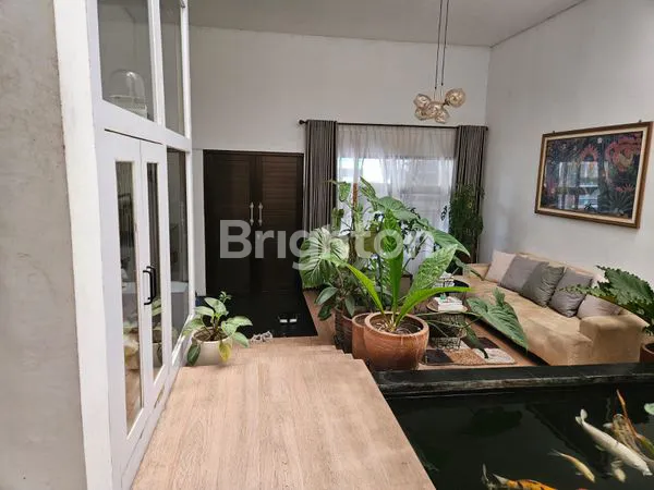 image RUMAH EKSKLUSIF MODERN 2 LANTAI DI SAYAP PASTEUR,  BANDUNG (6)