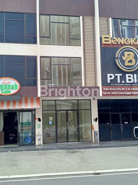 image RUKO KOMERSIAL 3 LANTAI, LT 81M² DI LOKASI PREMIUM (3)