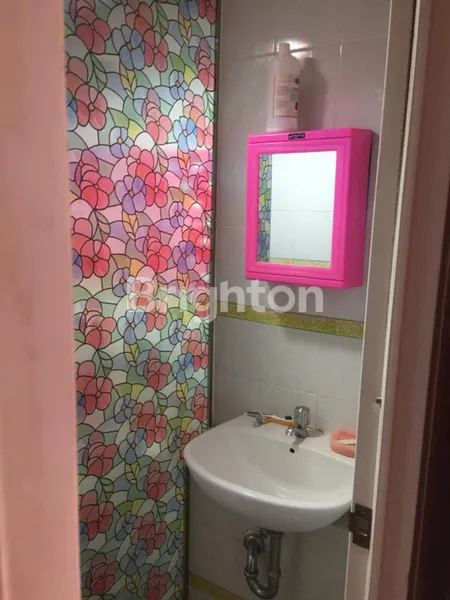 image CANTIKK SEKALI DENGAN NUANSA PINK APARTEMEN GUNAWANGSA MERR !! (2)