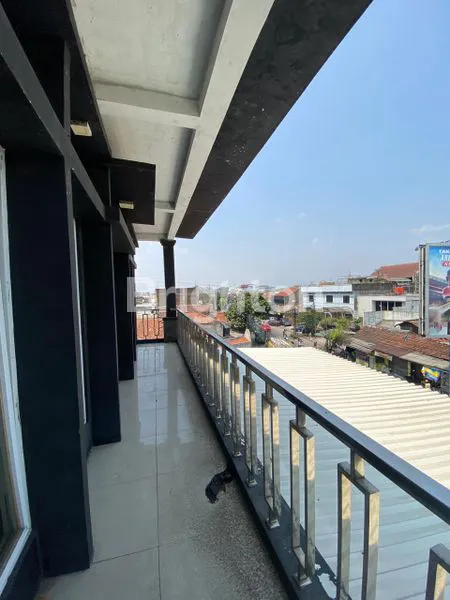 image RUKO UNIK 3,5 LANTAI, DI MAINROAD KOPO, SIAP HUNI, LOKASI SUPER STRATEGIS (8)