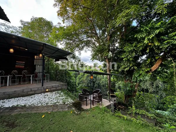 STRATEGIS EX RESTO 120M² DEKAT MALL LIVING WORLD , GATOT SUBROTO , DENPASAR .